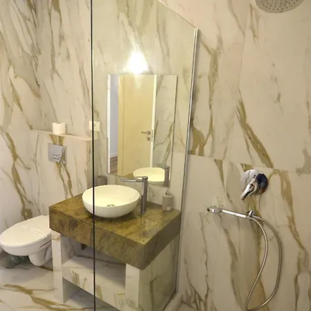 Poienita 코스티네스티