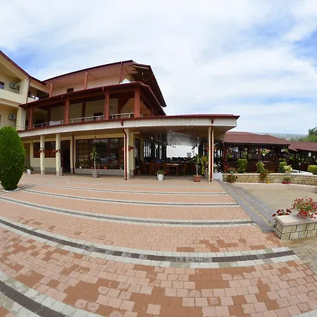 Hotel Poienita 3*